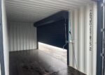 20-Fuß-Container mit Rolladen und Eingangstür RAL 7016 – Bild 5
