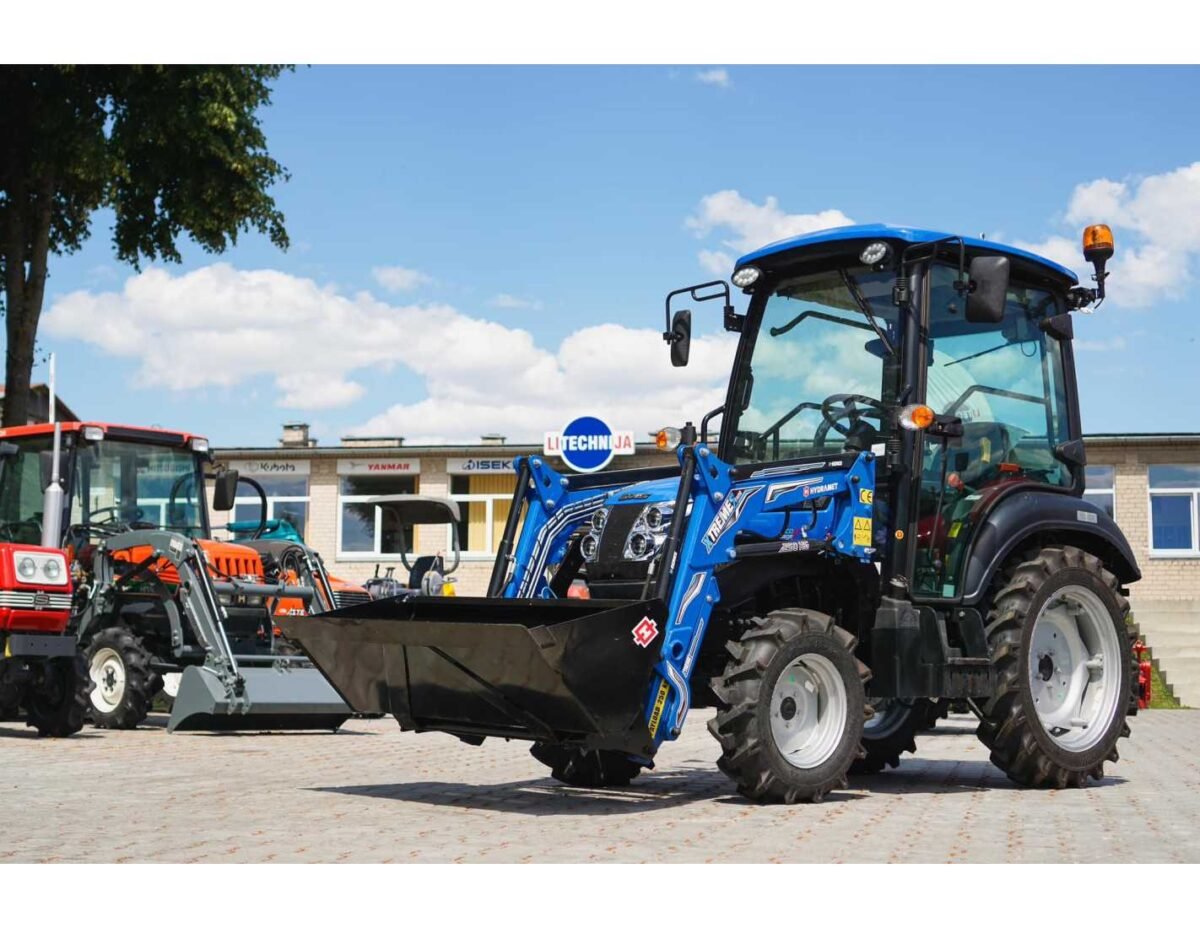 SOLIS S26 HST mit Frontlader und Schaufel – Bild 3