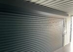 20-Fuß-Container mit Rolladen und Eingangstür RAL 7016 – Bild 2